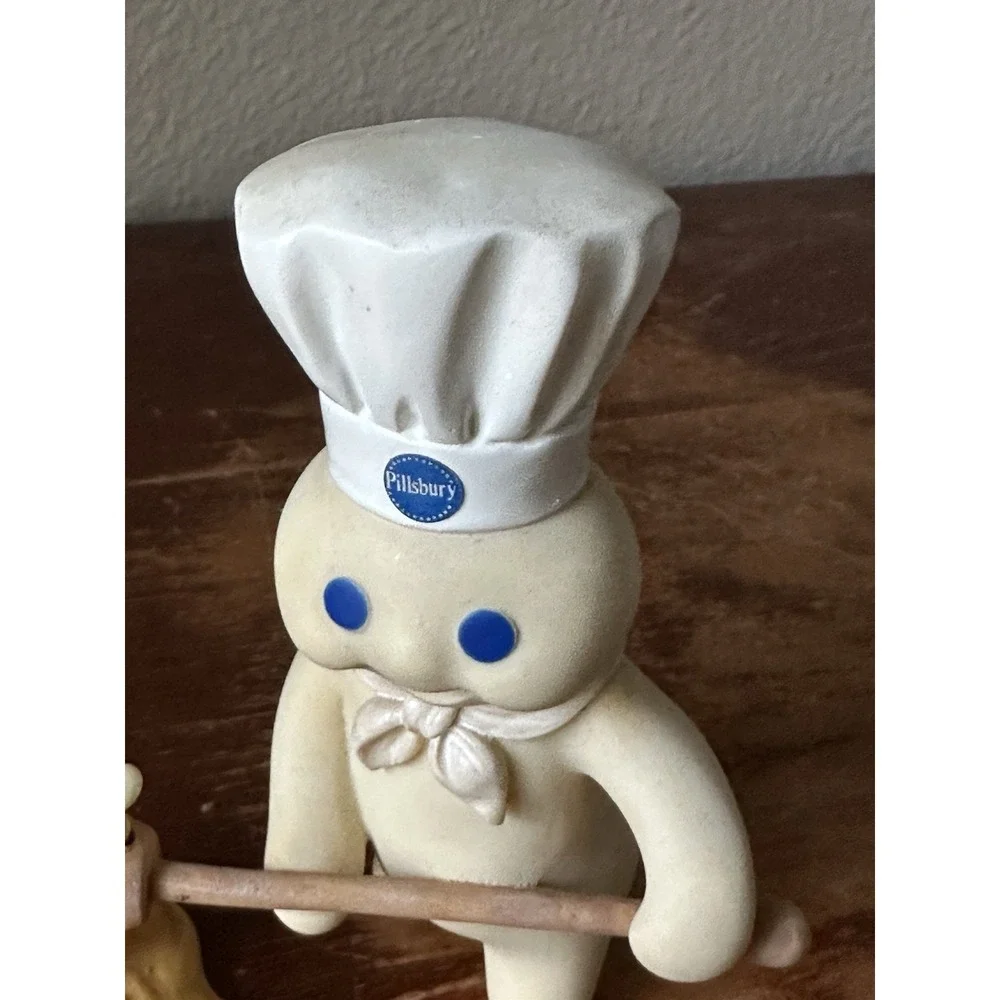 Pillsbury Doughboy Danbury Mint HONEY OF A RECIPE 2002 Figurine